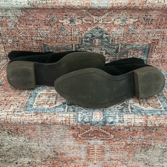 AE Suede bootie laser cut detail 8 - Picture 6 of 6